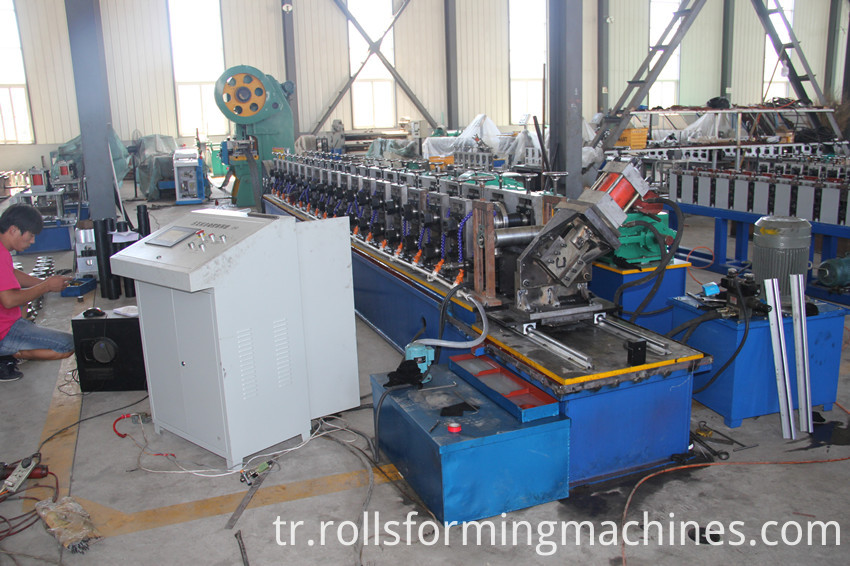 güneş kanalı kanalı şekillendirme makinesi Slotted Strut Channel Roll Forming Machine